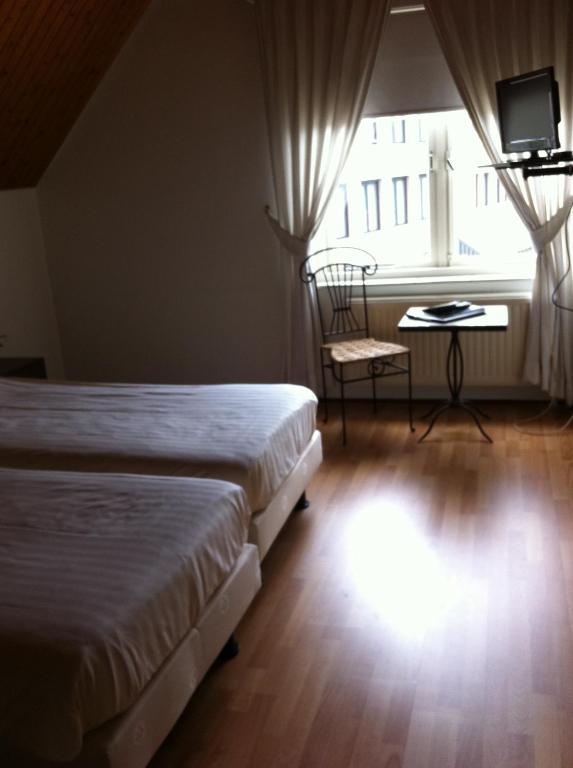 Hotel-Restaurant Krabbendam Someren Habitación foto